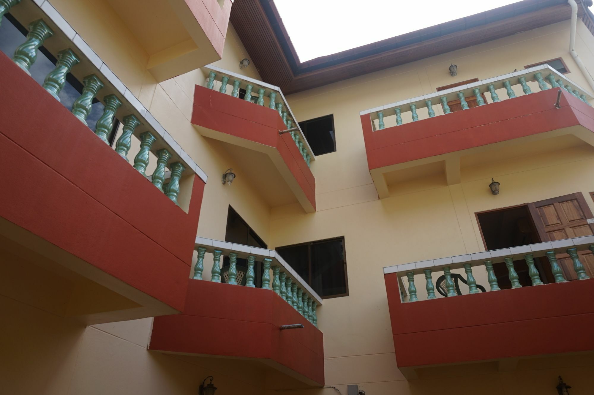 Ban Elephant Blanc Apartment Kata Beach Extérieur photo